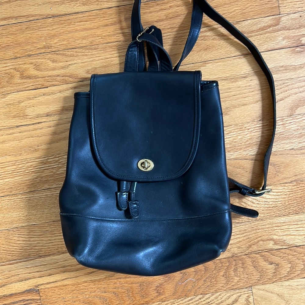 *Large* Vintage Coach Backpack (Black)